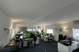 63-77 Milford Rd, Reading for lease Interior Photo- Image 1 of 6