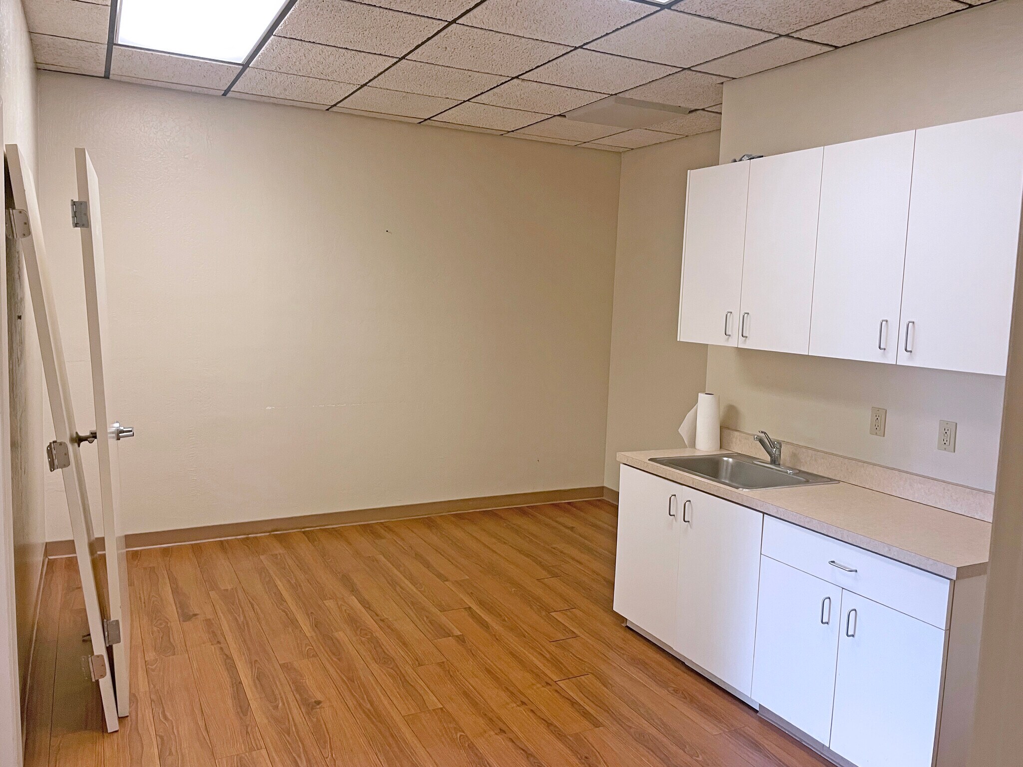 1420 Guerneville Rd, Santa Rosa, CA for lease Interior Photo- Image 1 of 7