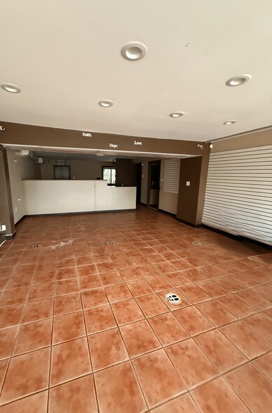 4564 Bell Blvd, Bayside, NY for lease - Interior Photo - Image 3 of 7