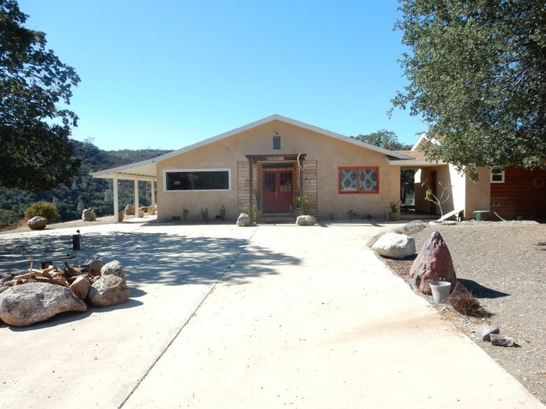 6125 Coalinga Rd, Paicines, CA 95043