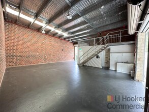 8 Bonnal Rd, Erina for lease Interior Photo- Image 2 of 11