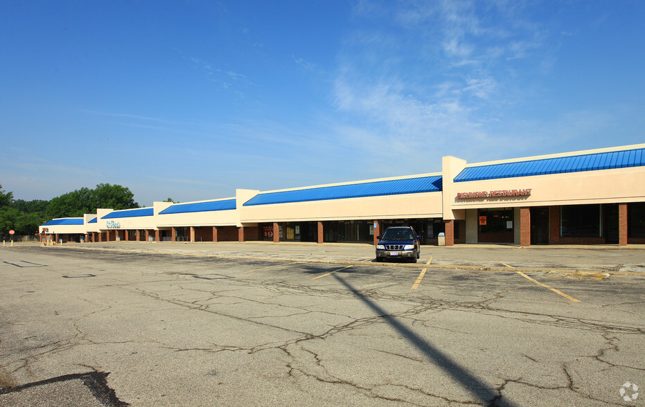 25801-25991 Euclid Ave, Euclid, OH for lease - Building Photo - Image 3 of 4