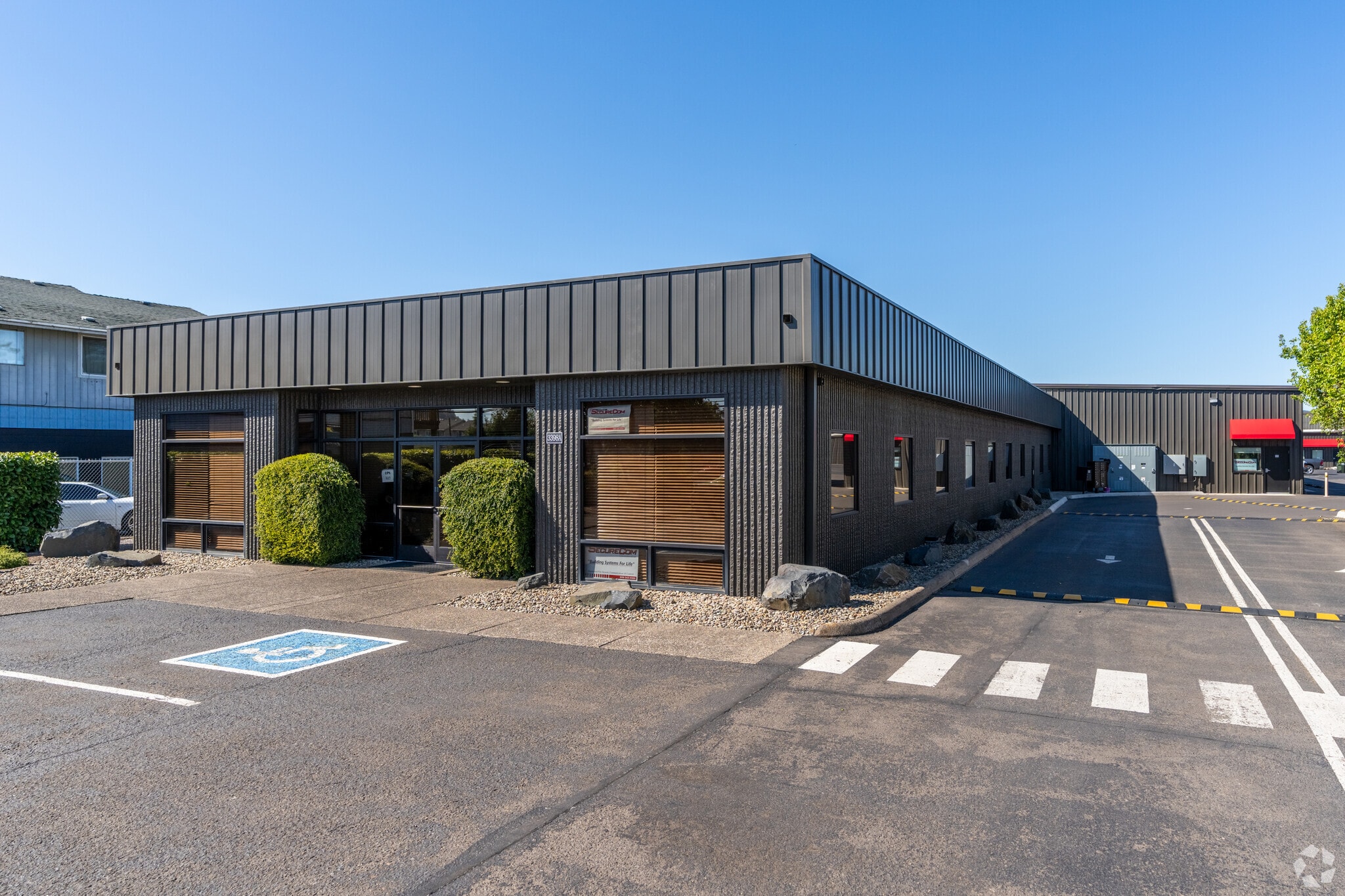 3400 Main St, Springfield, OR for lease Building Photo- Image 1 of 7