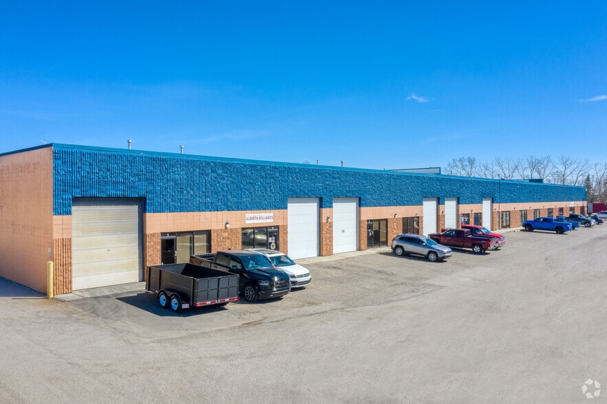 5815 40th St SE, Calgary, AB for lease - Primary Photo - Image 1 of 4