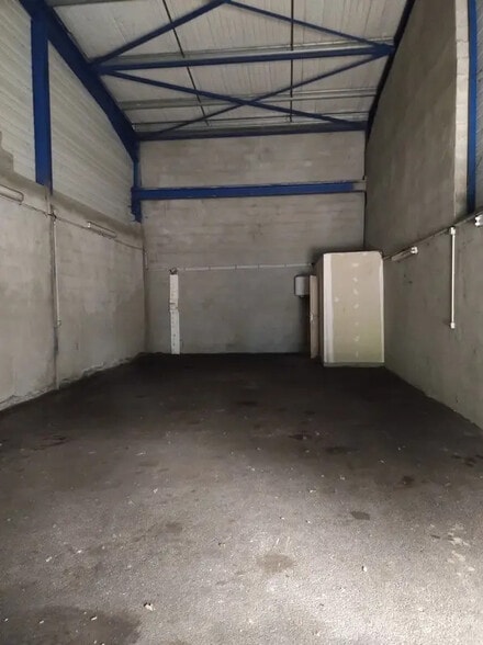 Industrial in Saint-Vincent-de-Mercuze for lease - Interior Photo - Image 3 of 6