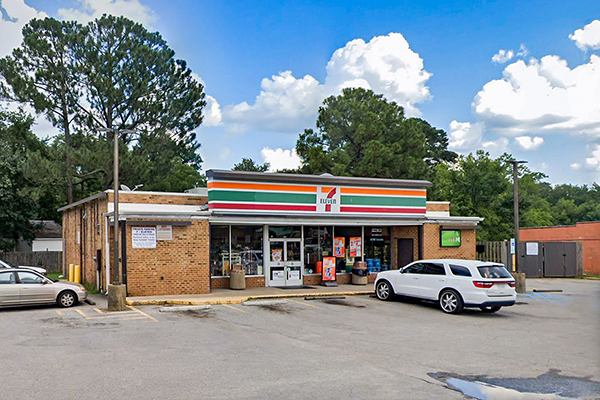 4001 Bainbridge Blvd, Chesapeake, VA for sale - Building Photo - Image 1 of 1