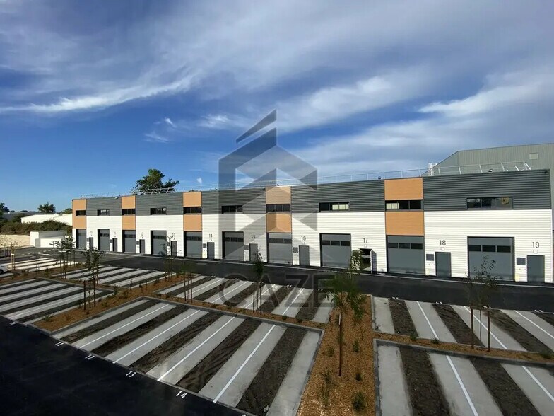 Flex in Gradignan for lease - Building Photo - Image 1 of 17