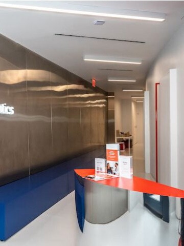 9 W 19th St, New York, NY for lease - Interior Photo - Image 3 of 4