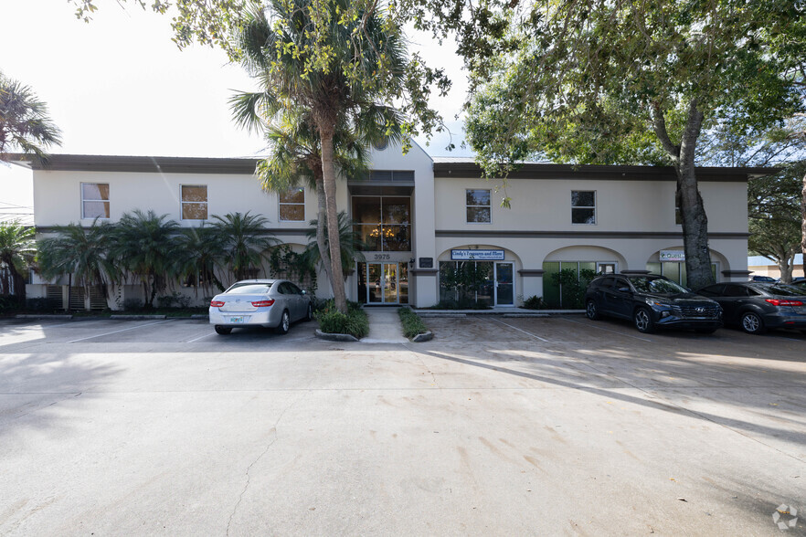 3975 20th St, Vero Beach, FL for lease - Building Photo - Image 1 of 10