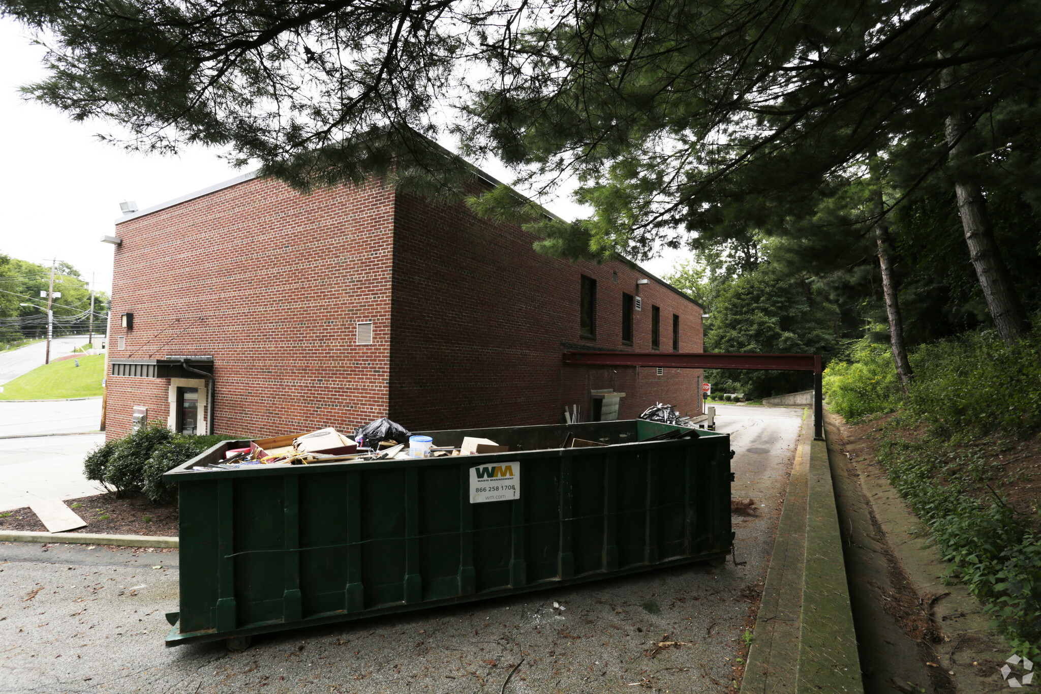 1701 Cochran Rd, Pittsburgh, PA for sale Building Photo- Image 1 of 1