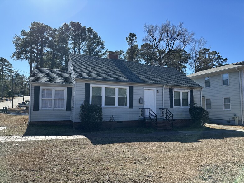 1901-1903 Bragg Blvd, Fayetteville, NC for lease - Building Photo - Image 2 of 9