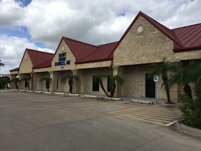 2117 E Tyler Ave, Harlingen, TX for lease - Building Photo - Image 3 of 7