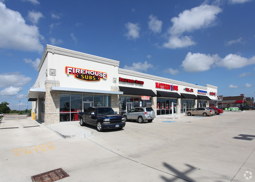 6405 Garth Rd, Baytown, TX for lease - Building Photo - Image 2 of 5