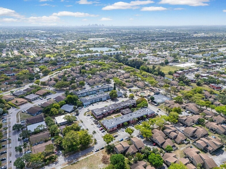 2221 NW 58th Ave, Lauderhill, FL for sale - Building Photo - Image 2 of 40