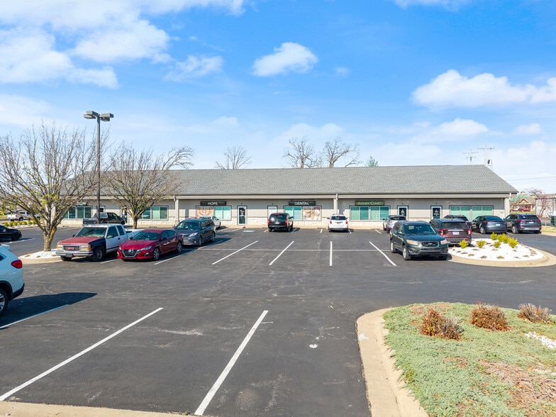 2618 SE J St, Bentonville, AR for lease - Building Photo - Image 3 of 11
