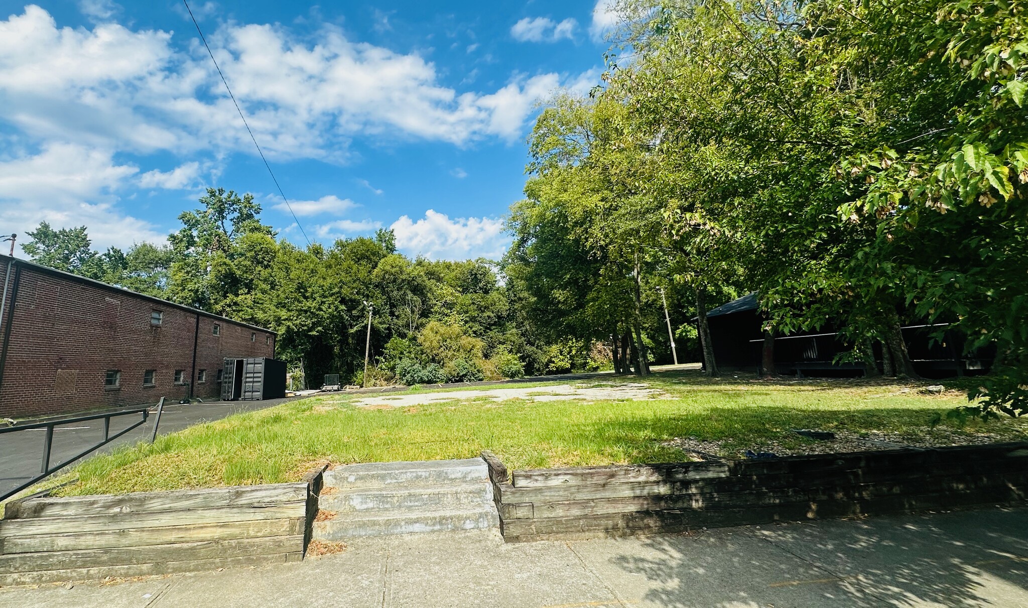 2061 Main St NW, Atlanta, GA for lease Building Photo- Image 1 of 18