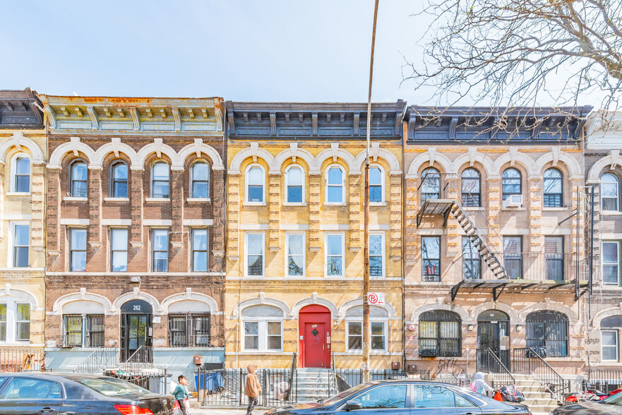 260 Cornelia St, Brooklyn, NY for sale - Building Photo - Image 3 of 18