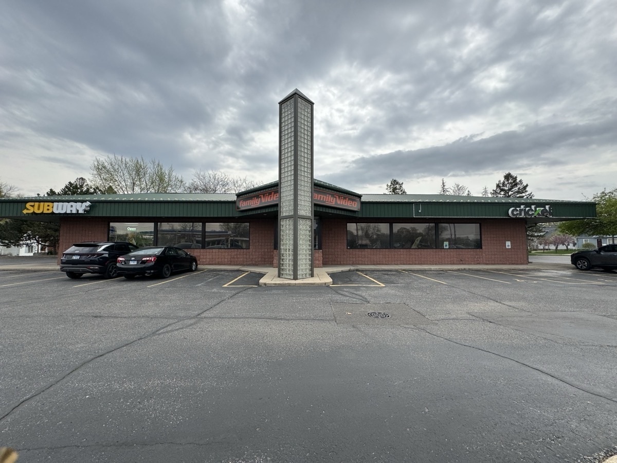 1402 Liberty Ave, Beloit, WI for lease Building Photo- Image 1 of 1