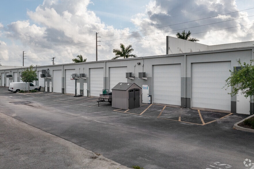6640 Taylor Rd, Punta Gorda, FL for lease - Building Photo - Image 2 of 27