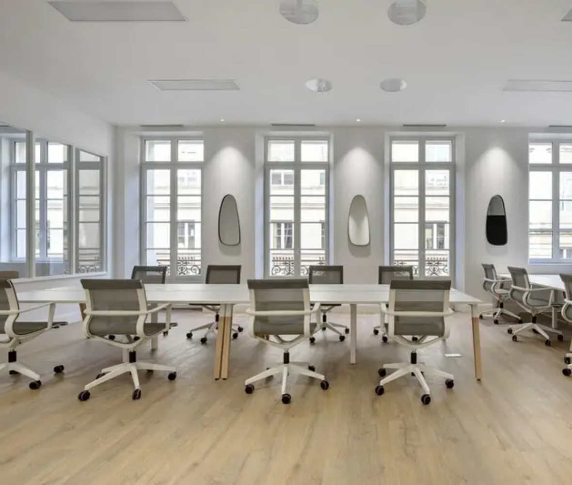 Office in Bordeaux for lease Interior Photo- Image 1 of 8