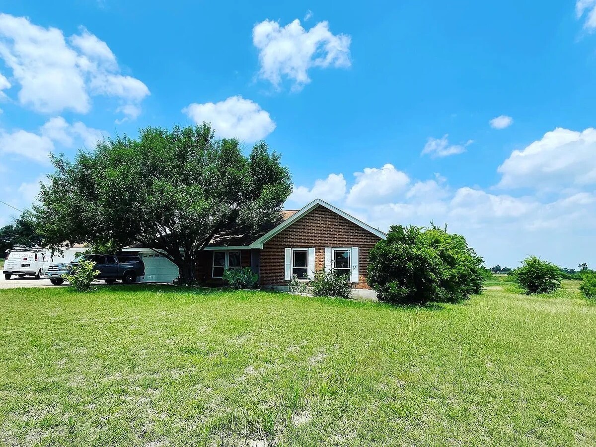 3400 Rowe Ln, Pflugerville, TX 78660