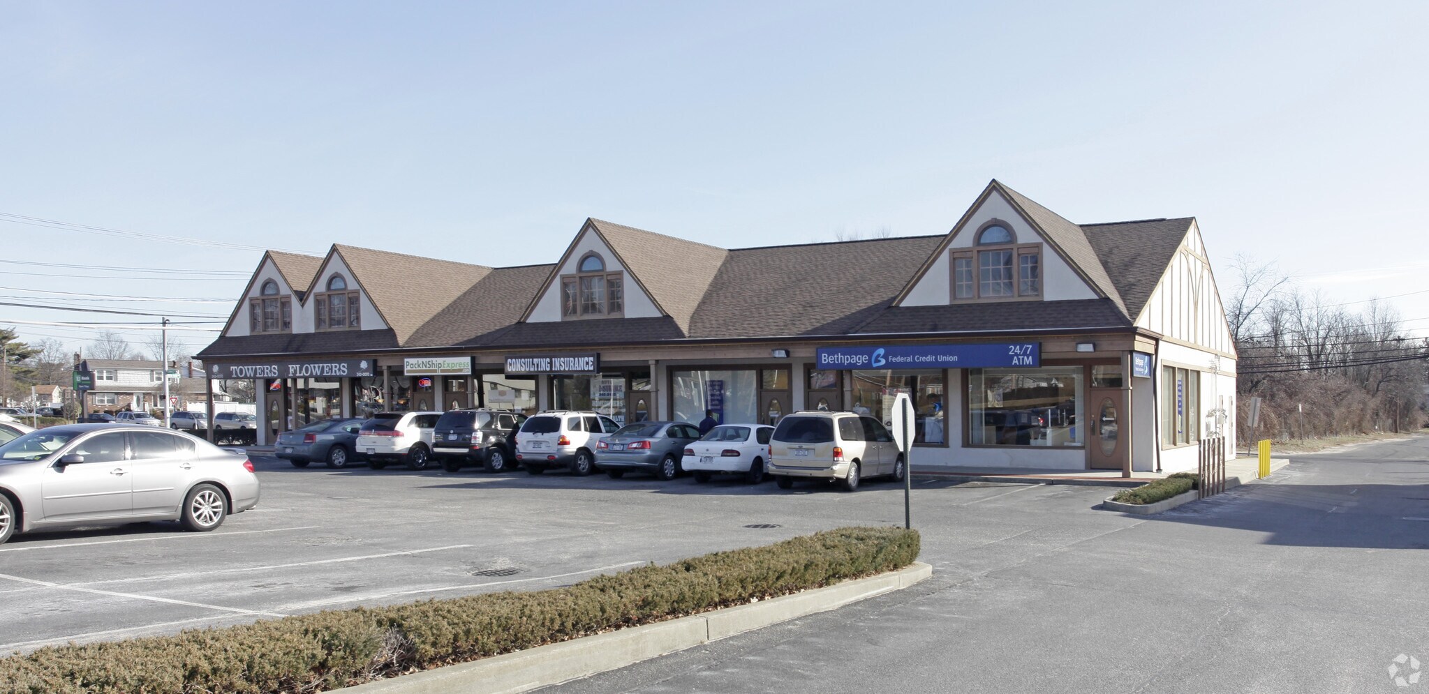 13501370 Deer Park Ave, North Babylon, NY 11703 La Grande Shopping