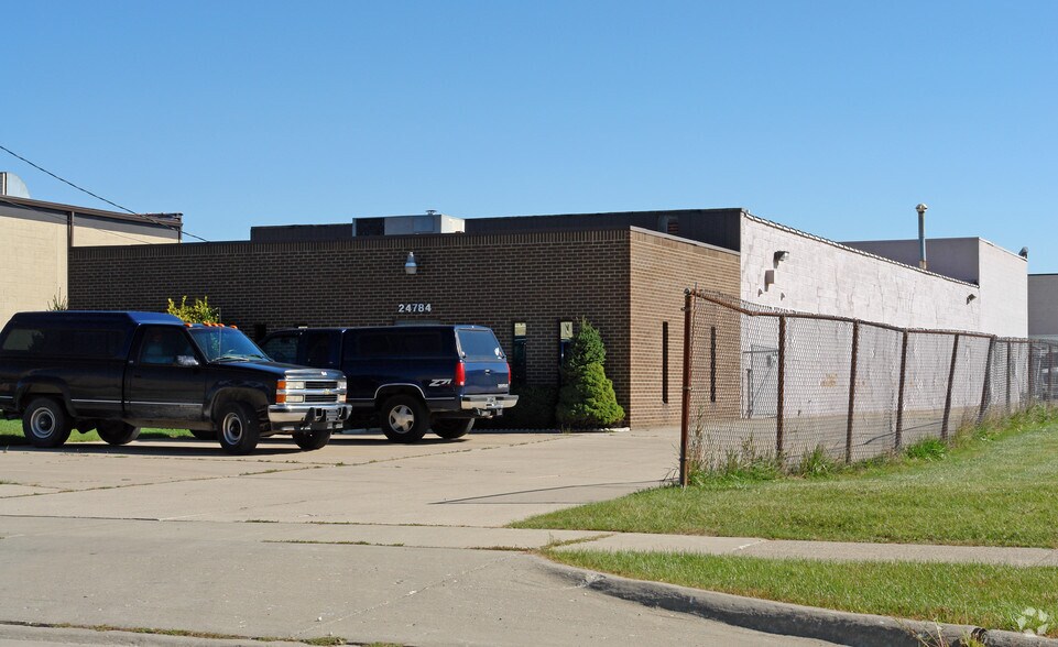 24784 Thomas St, Warren, MI for sale - Primary Photo - Image 1 of 1