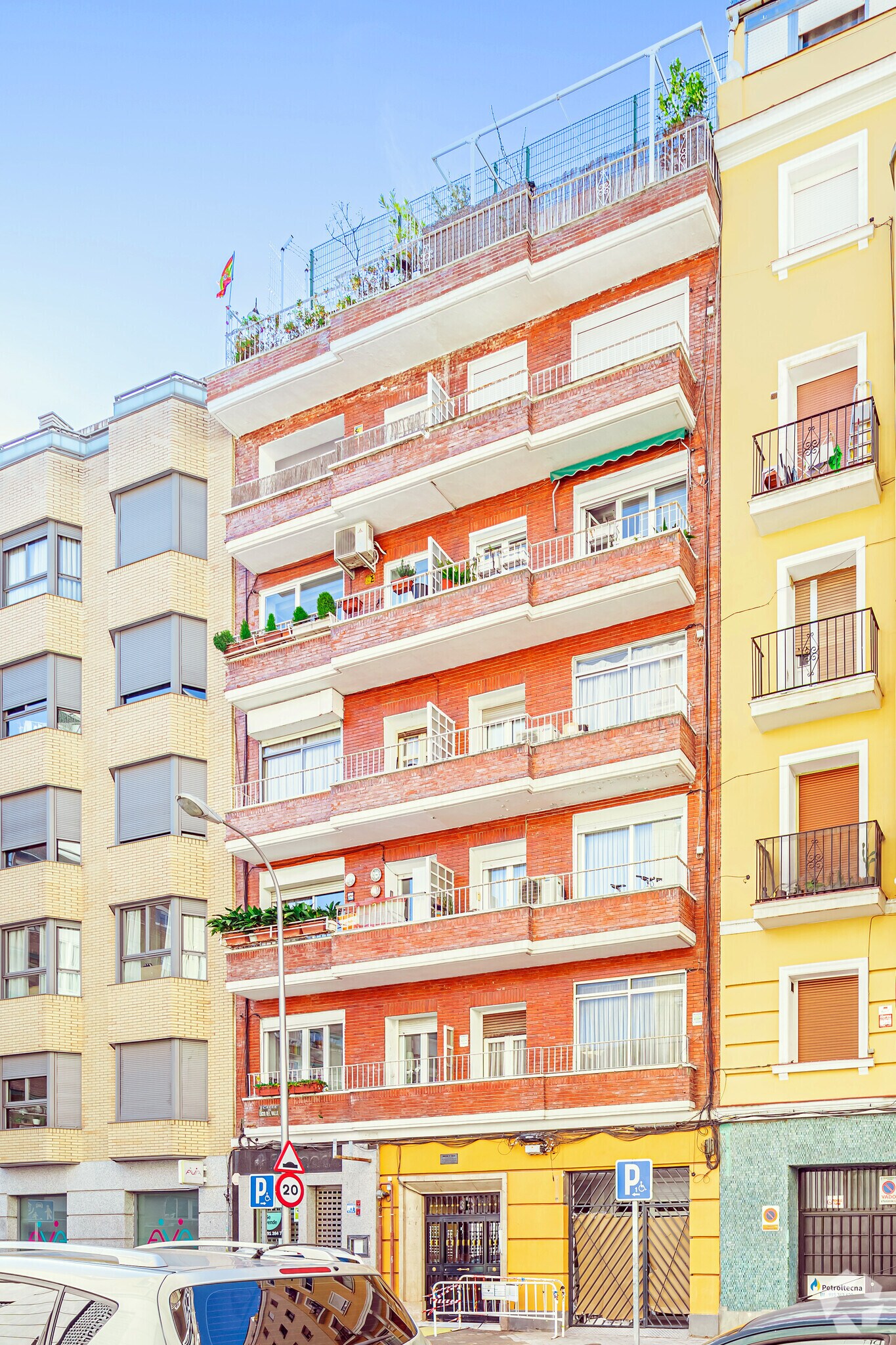 Calle de Lucio del Valle, 3, Madrid, Madrid for sale Primary Photo- Image 1 of 1