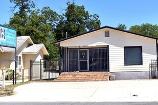 1015 W Hildebrand Ave, San Antonio TX - Duplex Property