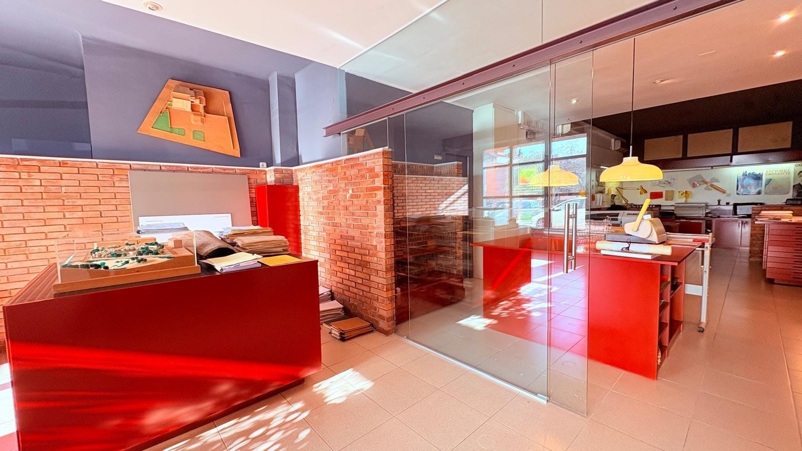 Retail in Castellar del Vallès, Barcelona for lease Interior Photo- Image 1 of 11