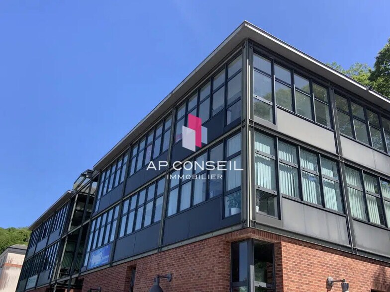 Flex in SAINT CYR L ECOLE for lease - Building Photo - Image 1 of 8