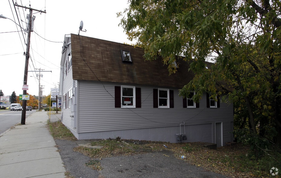 7 Main St, Blackstone, MA for lease - Building Photo - Image 2 of 6