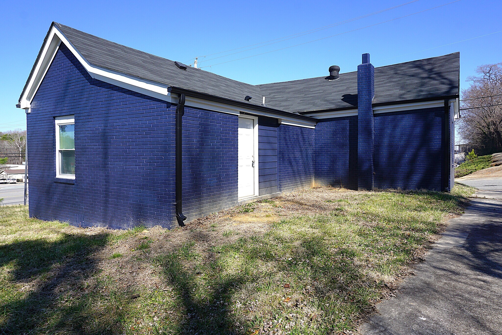 109 Walker St, Roxboro, NC for lease Primary Photo- Image 1 of 11