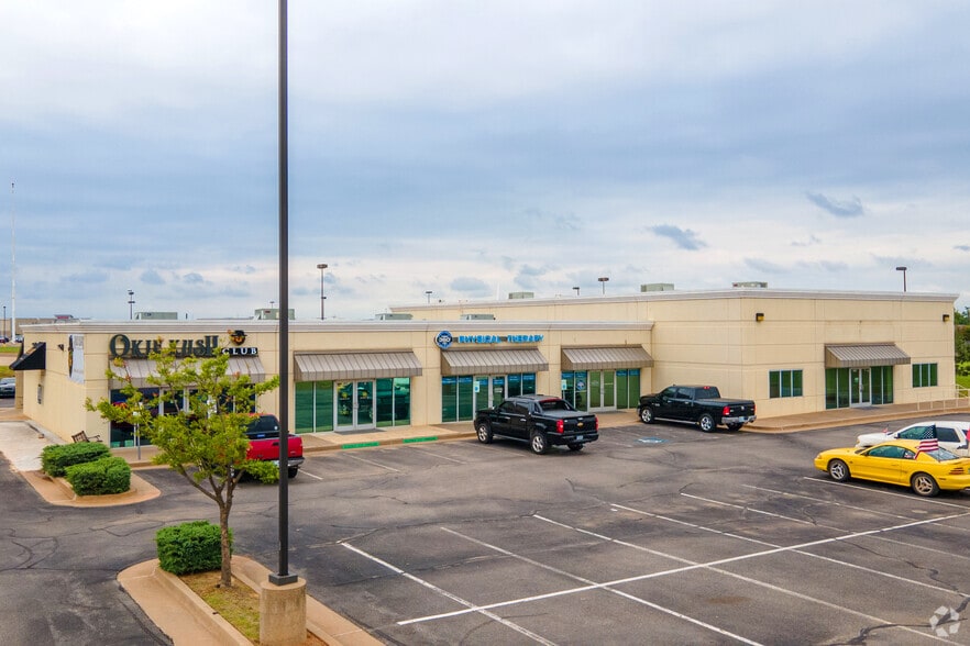 13801 N Western Ave, Edmond, OK for lease - Building Photo - Image 2 of 5