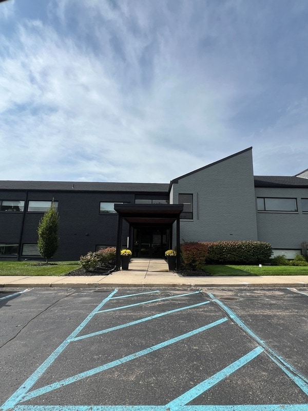 43700 Woodward Ave, Bloomfield Hills, MI for lease Building Photo- Image 1 of 10