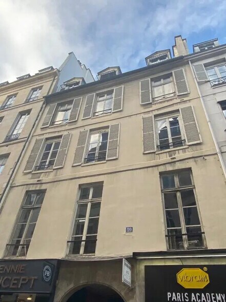 Retail in Paris for lease - Building Photo - Image 2 of 8