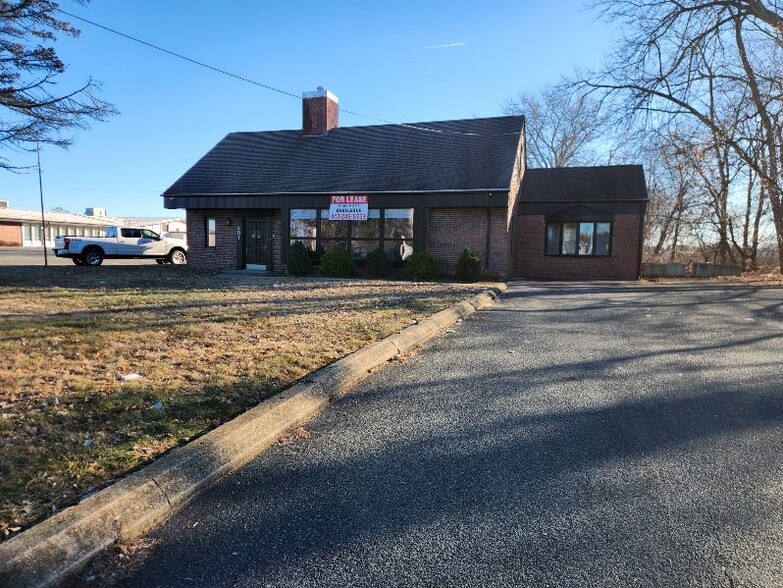 281 Cottage St, Springfield, MA for lease - Building Photo - Image 1 of 2