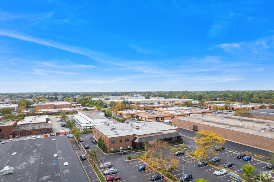 3175 Commercial Ave, Northbrook, IL for lease - Aerial - Image 3 of 9