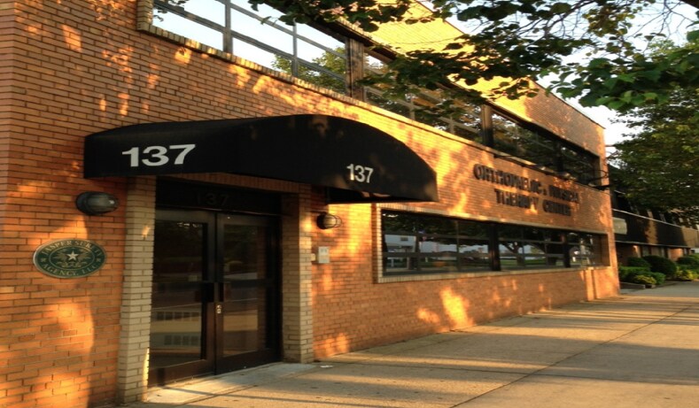 137 Willis Ave, Mineola, NY for sale Primary Photo- Image 1 of 1