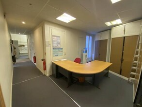 Office in Paris for lease Interior Photo- Image 2 of 3