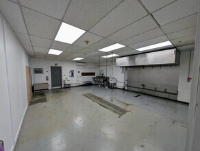 241 Congress Ave, Bath, ME for lease Interior Photo- Image 1 of 12