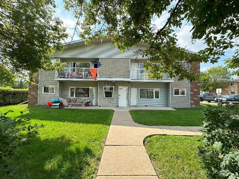 Fasttrack Portfolio portfolio of 3 properties for sale on LoopNet.com - Primary Photo - Image 1 of 3