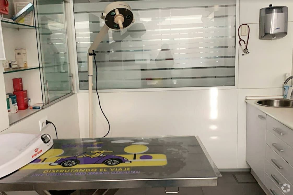 Avenida Monasterio de el Escorial, 55, Madrid, Madrid for lease Interior Photo- Image 1 of 8