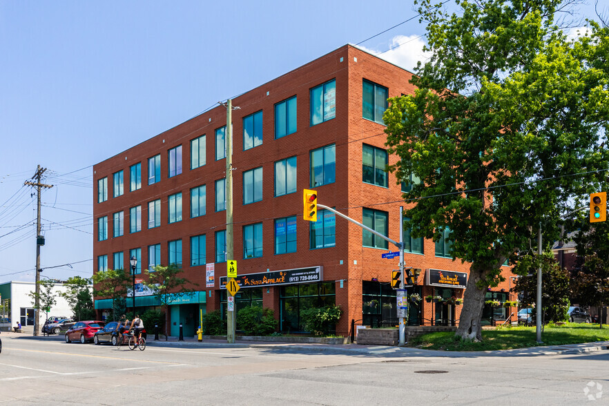 1066 Somerset St W, Ottawa, ON for lease - Primary Photo - Image 1 of 5