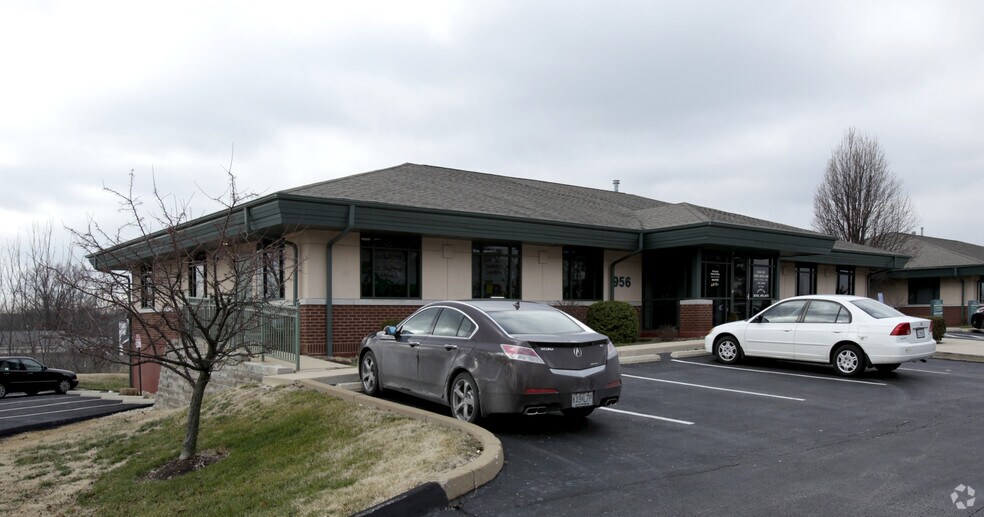 956-964 Kehrs Mill Rd, Ballwin, MO for sale - Primary Photo - Image 1 of 1