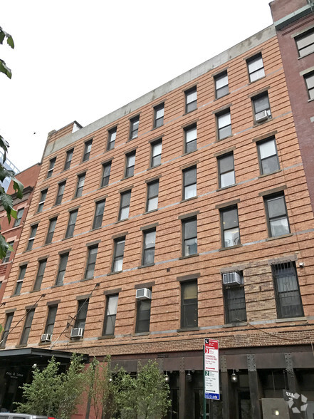 421-425 W 13th St, New York, NY for lease - Building Photo - Image 2 of 2