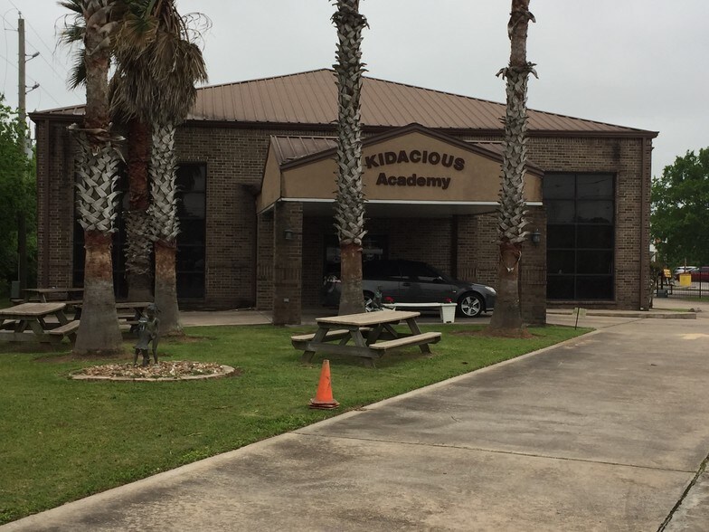 12402 Highway 6, Fresno, TX for sale - Primary Photo - Image 1 of 14