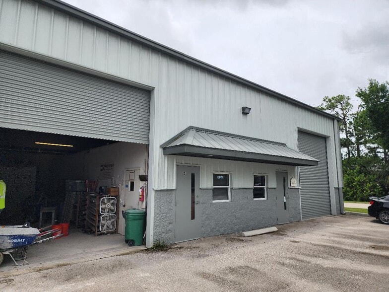 460 NW Concourse Pl, Port Saint Lucie, FL for lease - Building Photo - Image 1 of 12