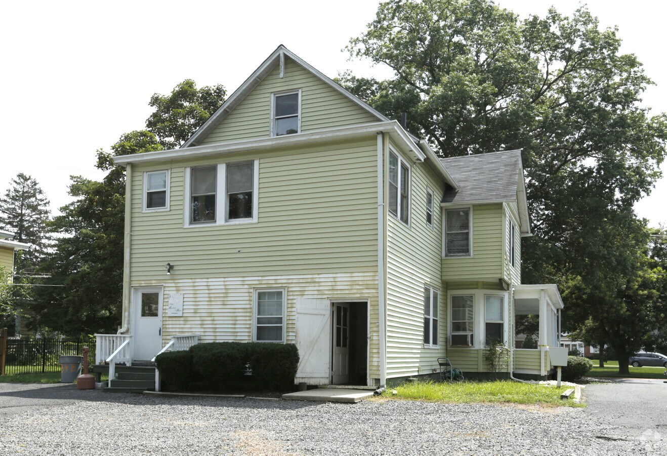 13 Broadway, Freehold, NJ 07728