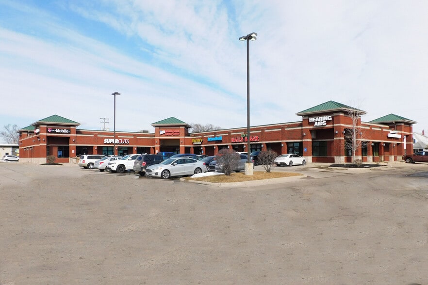 3171-3187 Fort St, Wyandotte, MI for lease - Building Photo - Image 1 of 6